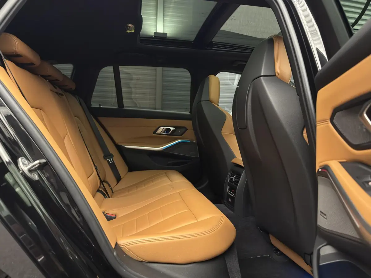 330e xDrive/ M Sport/ Laser/ Trekhaak/ M Stoelen/ H/K