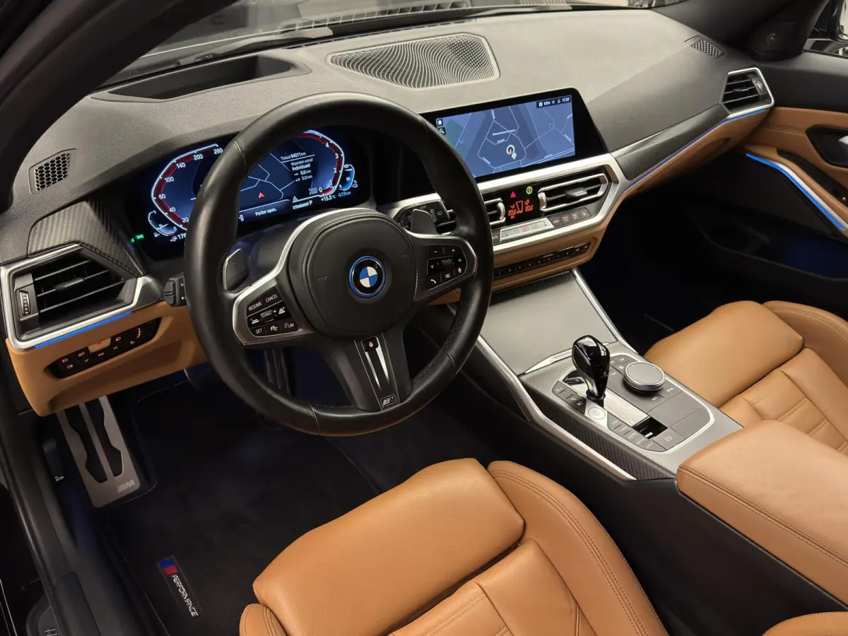 330e xDrive/ M Sport/ Laser/ Trekhaak/ M Stoelen/ H/K