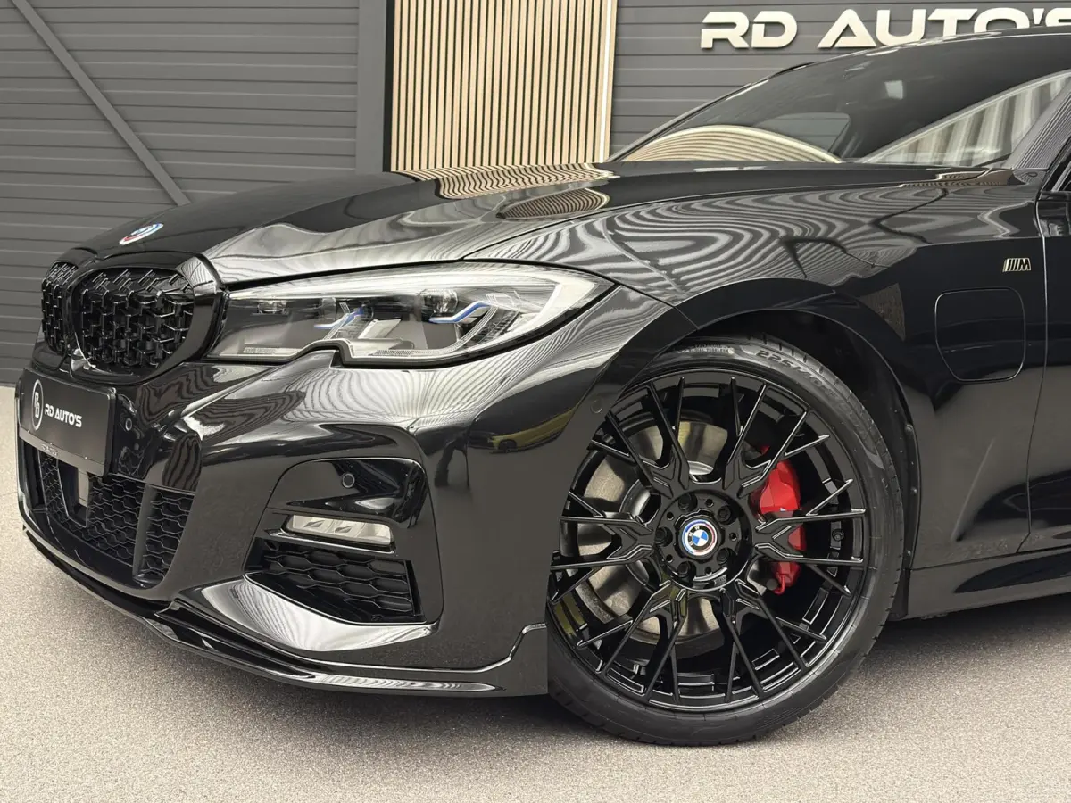 330e xDrive/ M Sport/ Laser/ Trekhaak/ M Stoelen/ H/K