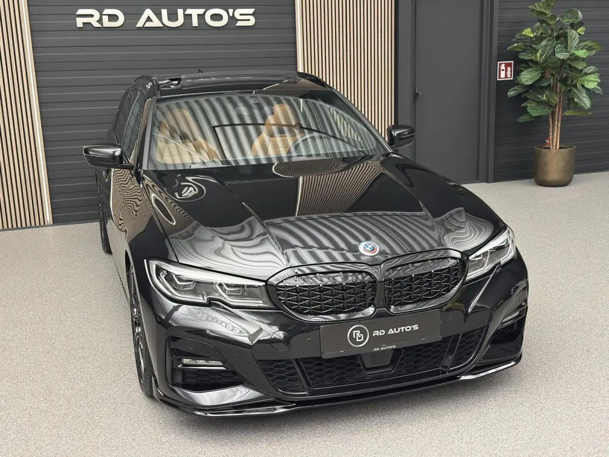 330e xDrive/ M Sport/ Laser/ Trekhaak/ M Stoelen/ H/K