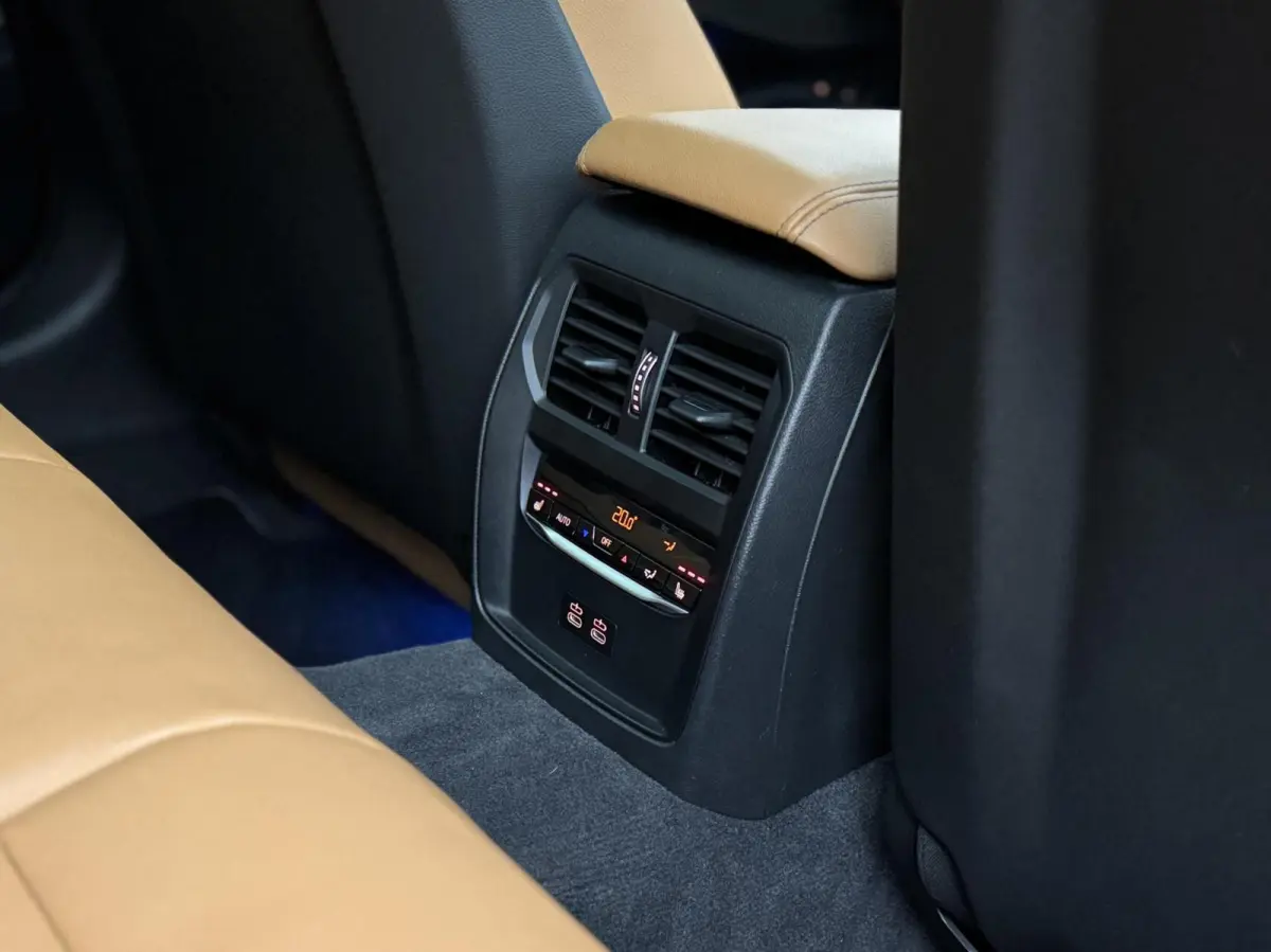 330e xDrive/ M Sport/ Laser/ Trekhaak/ M Stoelen/ H/K