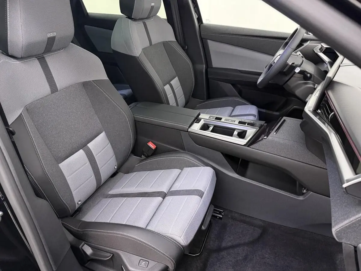 1.6 Turbo 195pk Plug-in GS ( Nieuw ) Trekhaak/Pano /Focal.Audio/360.Camera/Led.Matrix/Nav/Ad.Cruise/Winterpakket/ 8Jaar Garantie