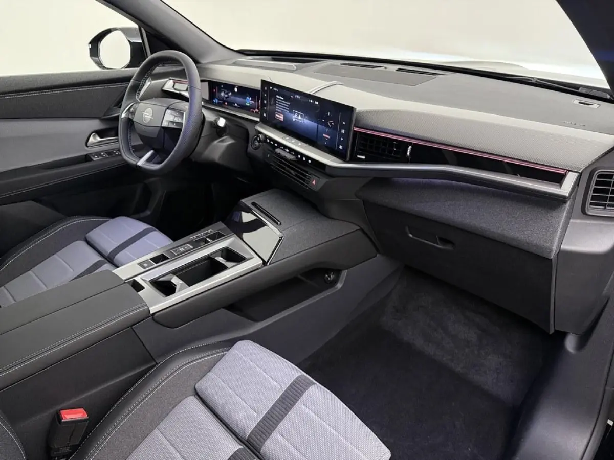 1.6 Turbo 195pk Plug-in GS ( Nieuw ) Trekhaak/Pano /Focal.Audio/360.Camera/Led.Matrix/Nav/Ad.Cruise/Winterpakket/ 8Jaar Garantie