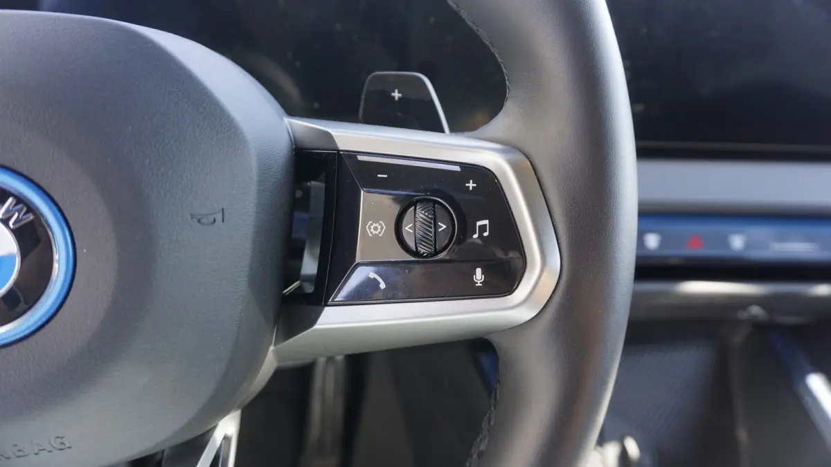 30e xDrive M-SPORT ** ADAPT. LED, LEDER, PANO, TREKH, MEMORY, DRIV. ASS+, 20-inch LMV ** Ex BMW-AG ** ** INFORMEER OOK NAAR ONZE AANTREKKELIJKE FINANCIAL-LEASE TARIEVEN **