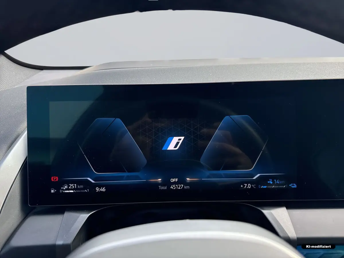 30e xDrive M-SPORT ** ADAPT. LED, LEDER, PANO, TREKH, MEMORY, DRIV. ASS+, 20-inch LMV ** Ex BMW-AG ** ** INFORMEER OOK NAAR ONZE AANTREKKELIJKE FINANCIAL-LEASE TARIEVEN **