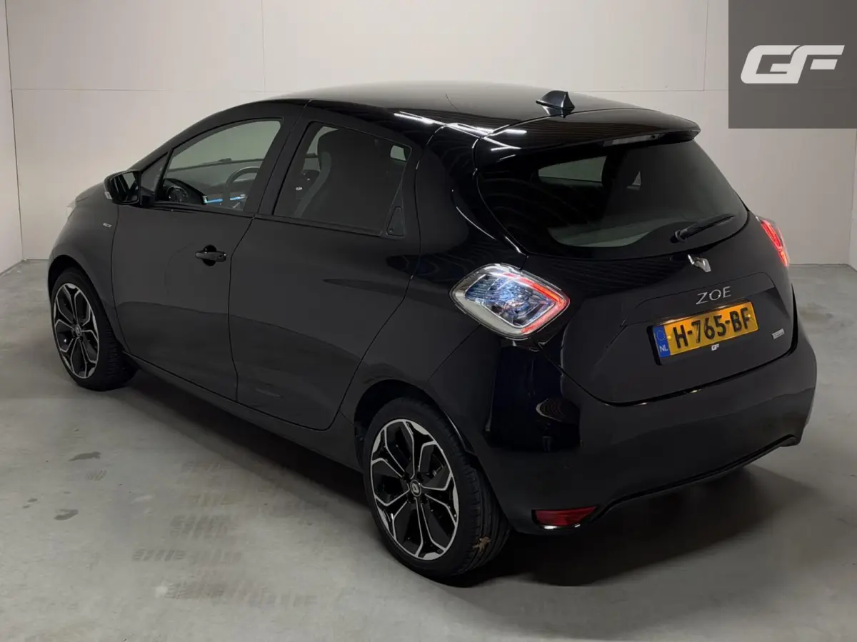 R110 Iconic 41 kWh Koopaccu Bose Camera Navi NAP