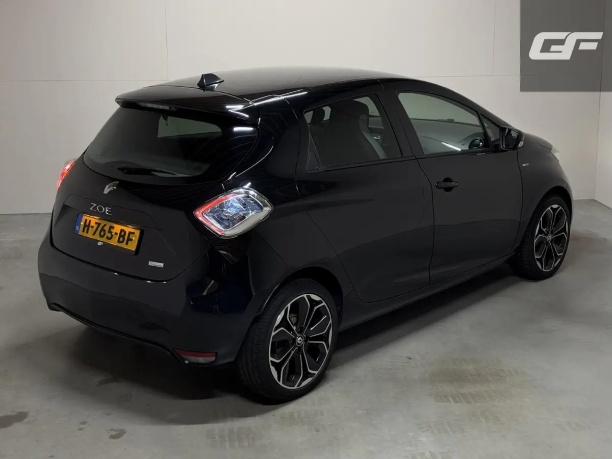 R110 Iconic 41 kWh Koopaccu Bose Camera Navi NAP