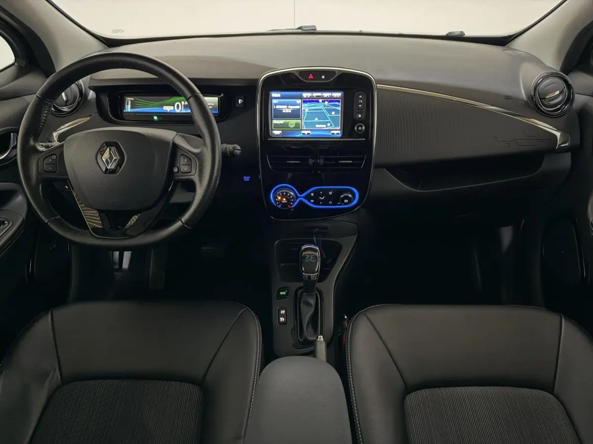 R110 Iconic 41 kWh Koopaccu Bose Camera Navi NAP