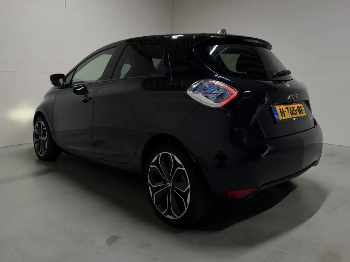 R110 Iconic 41 kWh Koopaccu Bose Camera Navi NAP