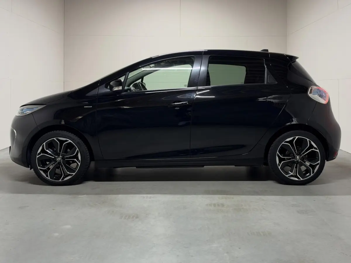 R110 Iconic 41 kWh Koopaccu Bose Camera Navi NAP