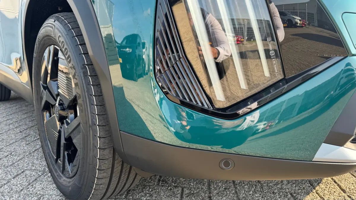 Envy | Active Safety Brake met camera en radar (automatisch noodremsysteem) met Distance Alert (waarschuwing dreigende aanrijding) | Advanced Active Safety Brake met camera en radar | Climat