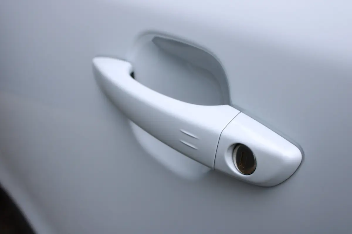 Allure | Active Safety Brake met camera en radar (automatisch noodremsysteem) met Distance Alert (waarschuwing dreigende aanrijding) | Advanced Active Safety Brake met camera en radar | Clim