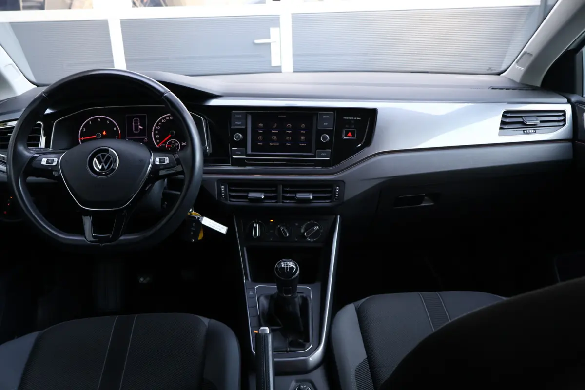 1.0 TSI | Stoelverwarming | Lichtmetaal | Apple Carplay / Android Auto | Parkeersensoren voor + achter