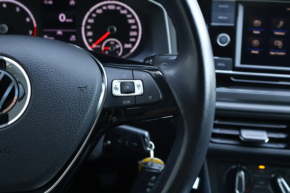 1.0 TSI | Stoelverwarming | Lichtmetaal | Apple Carplay / Android Auto | Parkeersensoren voor + achter