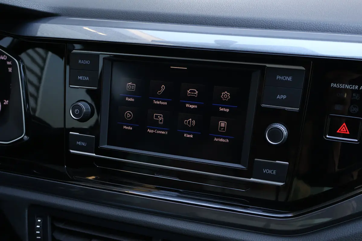 1.0 TSI | Stoelverwarming | Lichtmetaal | Apple Carplay / Android Auto | Parkeersensoren voor + achter
