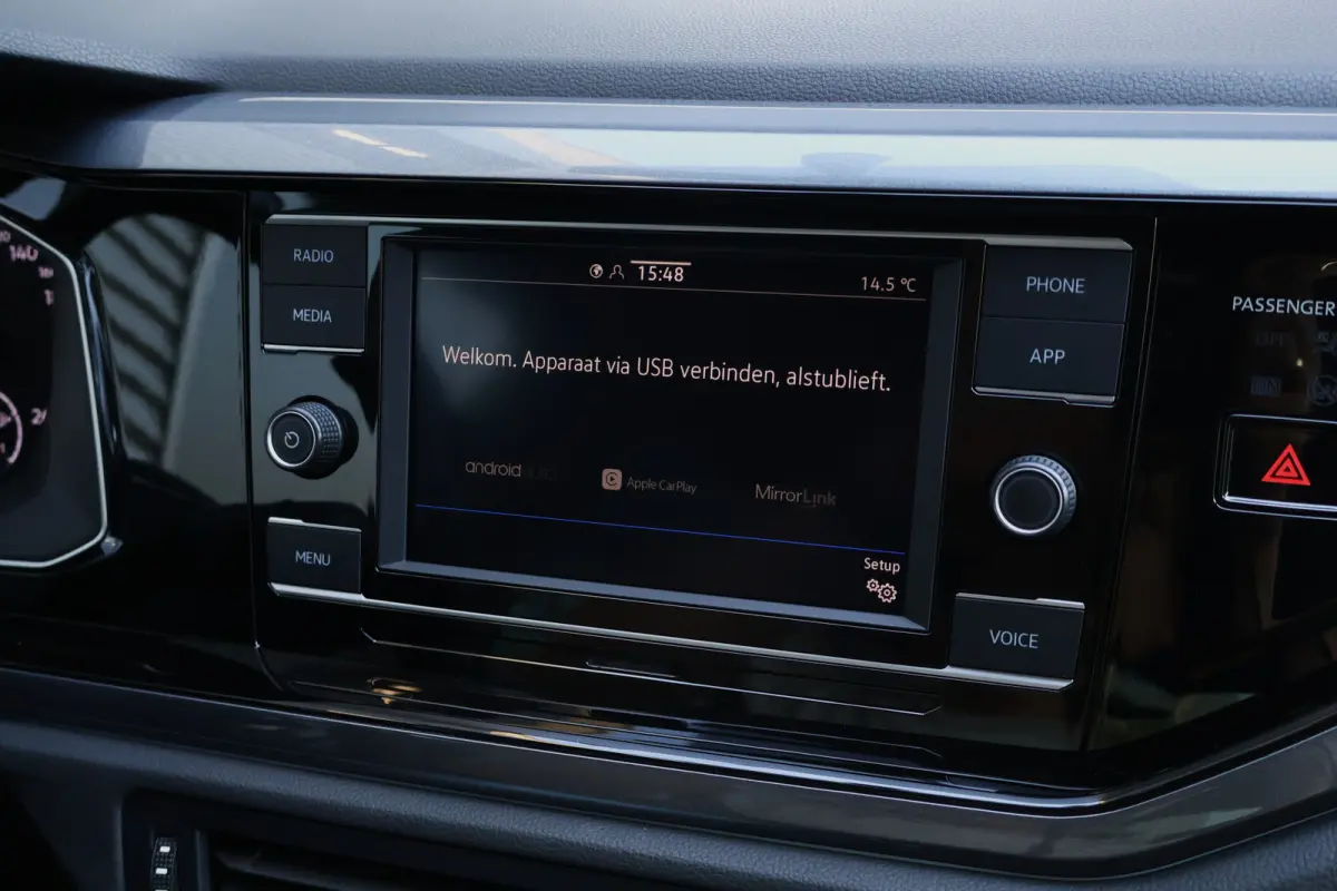 1.0 TSI | Stoelverwarming | Lichtmetaal | Apple Carplay / Android Auto | Parkeersensoren voor + achter