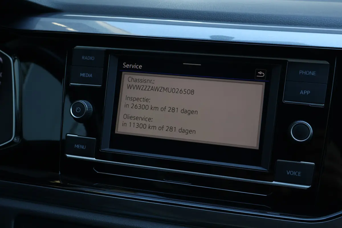 1.0 TSI | Stoelverwarming | Lichtmetaal | Apple Carplay / Android Auto | Parkeersensoren voor + achter