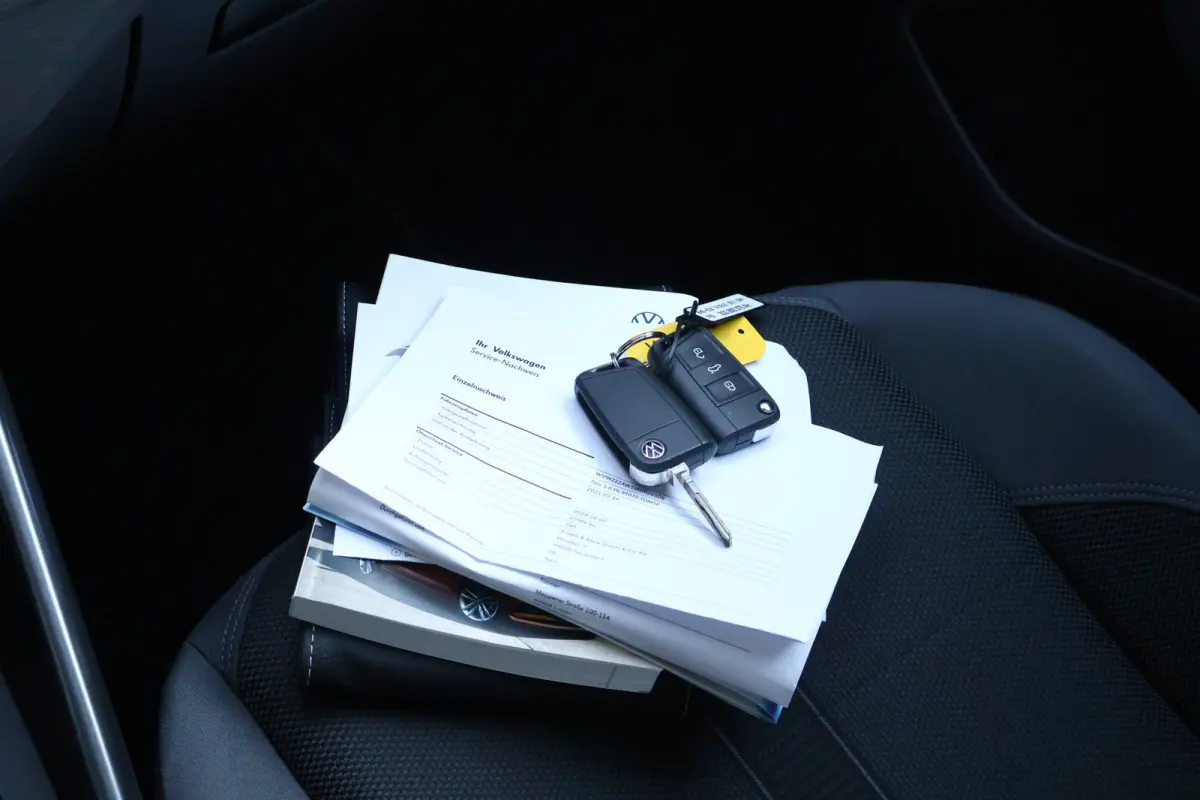 1.0 TSI | Stoelverwarming | Lichtmetaal | Apple Carplay / Android Auto | Parkeersensoren voor + achter