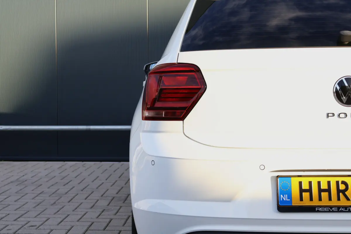 1.0 TSI | Stoelverwarming | Lichtmetaal | Apple Carplay / Android Auto | Parkeersensoren voor + achter