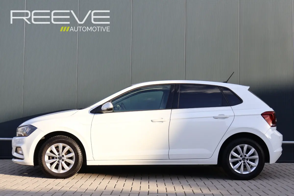1.0 TSI | Stoelverwarming | Lichtmetaal | Apple Carplay / Android Auto | Parkeersensoren voor + achter
