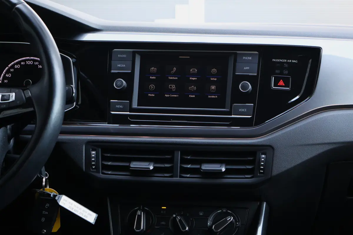 1.0 TSI | Stoelverwarming | Lichtmetaal | Apple Carplay / Android Auto | Parkeersensoren voor + achter