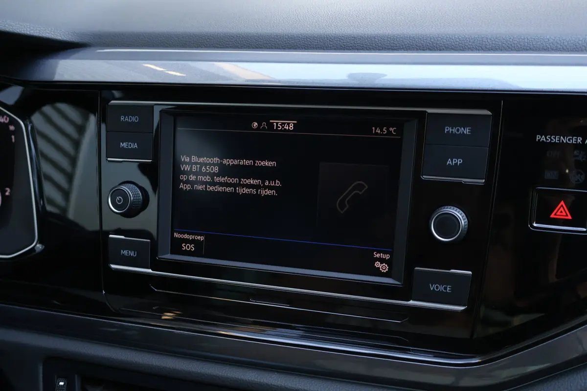 1.0 TSI | Stoelverwarming | Lichtmetaal | Apple Carplay / Android Auto | Parkeersensoren voor + achter