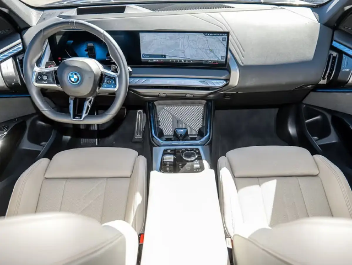 30e xDrive M-SPORT Pro ** ADAPT. LED, BEIGE LEDER, PANO, TREKH, MEMORY, DRIV. ASS+, 20-inch LMV ** Ex BMW-AG ** ** INFORMEER OOK NAAR ONZE AANTREKKELIJKE FINANCIAL-LEASE TARIEVEN **