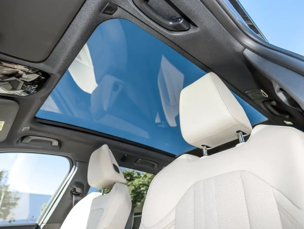 30e xDrive M-SPORT Pro ** ADAPT. LED, BEIGE LEDER, PANO, TREKH, MEMORY, DRIV. ASS+, 20-inch LMV ** Ex BMW-AG ** ** INFORMEER OOK NAAR ONZE AANTREKKELIJKE FINANCIAL-LEASE TARIEVEN **