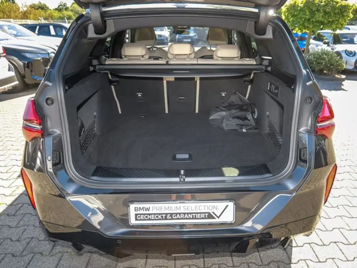 30e xDrive M-SPORT Pro ** ADAPT. LED, BEIGE LEDER, PANO, TREKH, MEMORY, DRIV. ASS+, 20-inch LMV ** Ex BMW-AG ** ** INFORMEER OOK NAAR ONZE AANTREKKELIJKE FINANCIAL-LEASE TARIEVEN **