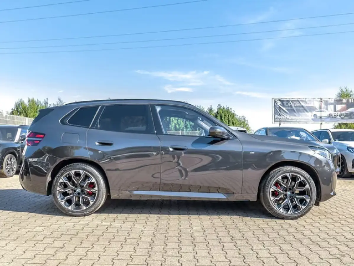 30e xDrive M-SPORT Pro ** ADAPT. LED, BEIGE LEDER, PANO, TREKH, MEMORY, DRIV. ASS+, 20-inch LMV ** Ex BMW-AG ** ** INFORMEER OOK NAAR ONZE AANTREKKELIJKE FINANCIAL-LEASE TARIEVEN **