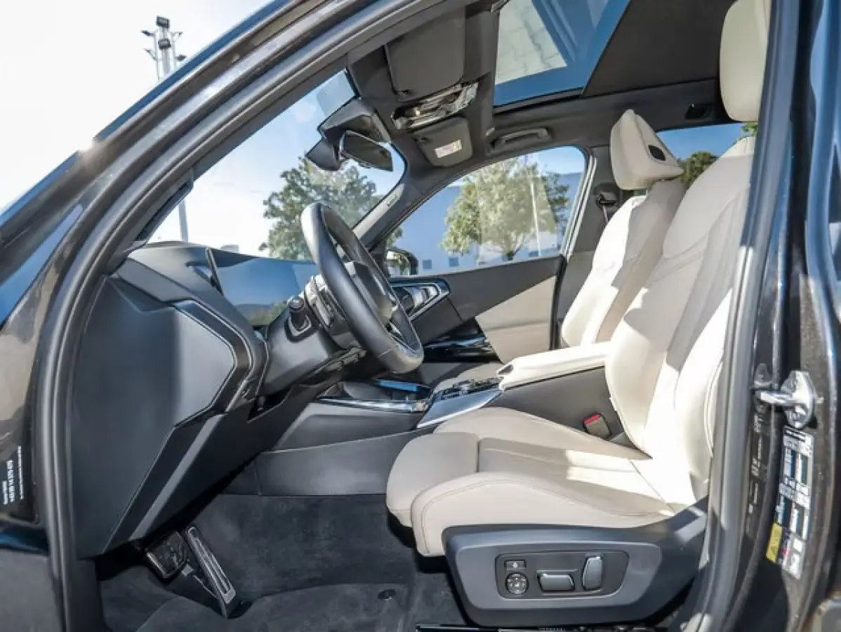 30e xDrive M-SPORT Pro ** ADAPT. LED, BEIGE LEDER, PANO, TREKH, MEMORY, DRIV. ASS+, 20-inch LMV ** Ex BMW-AG ** ** INFORMEER OOK NAAR ONZE AANTREKKELIJKE FINANCIAL-LEASE TARIEVEN **