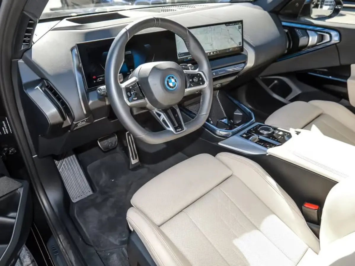 30e xDrive M-SPORT Pro ** ADAPT. LED, BEIGE LEDER, PANO, TREKH, MEMORY, DRIV. ASS+, 20-inch LMV ** Ex BMW-AG ** ** INFORMEER OOK NAAR ONZE AANTREKKELIJKE FINANCIAL-LEASE TARIEVEN **