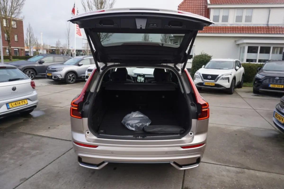 T8 Plug-In Hybrid 455pk Automaat AWD Plus Dark Panoramadak El.trekhaak