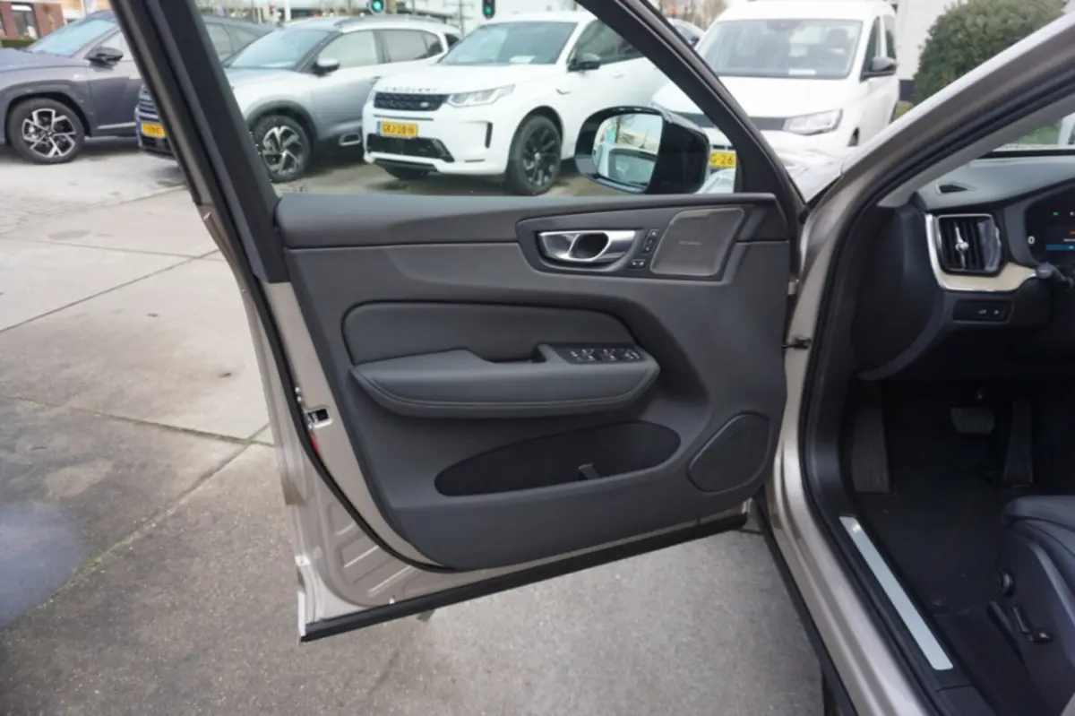 T8 Plug-In Hybrid 455pk Automaat AWD Plus Dark Panoramadak El.trekhaak