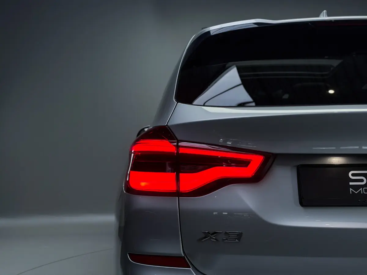 xDrive20i High Executive M-Sport Pano | 360 | Headup | Keyless | 20" | LED