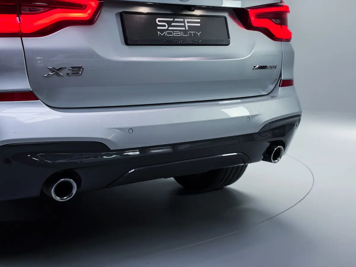 xDrive20i High Executive M-Sport Pano | 360 | Headup | Keyless | 20" | LED