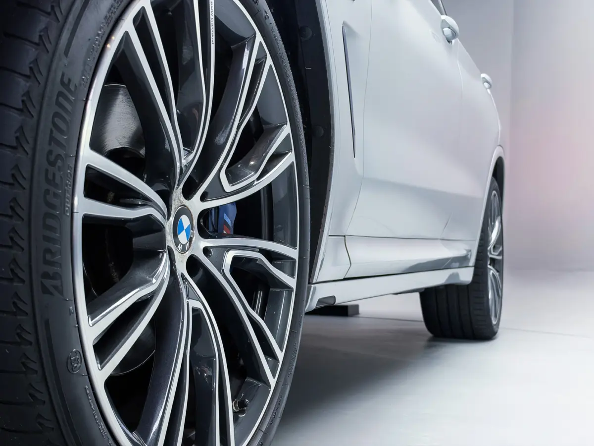 xDrive20i High Executive M-Sport Pano | 360 | Headup | Keyless | 20" | LED