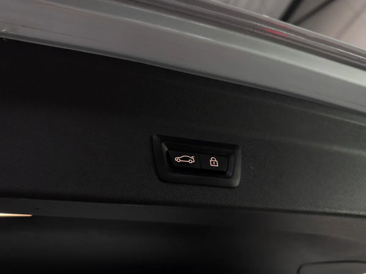 xDrive20i High Executive M-Sport Pano | 360 | Headup | Keyless | 20" | LED