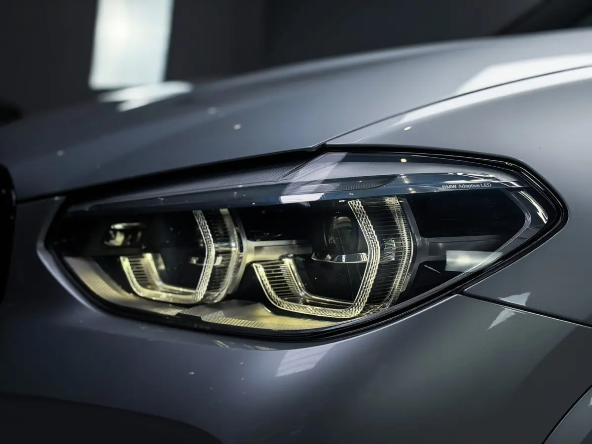 xDrive20i High Executive M-Sport Pano | 360 | Headup | Keyless | 20" | LED