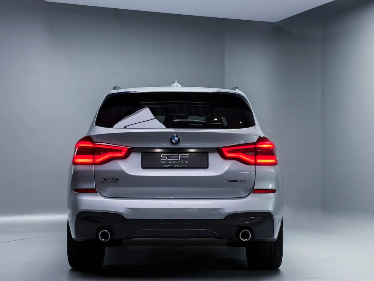 xDrive20i High Executive M-Sport Pano | 360 | Headup | Keyless | 20" | LED