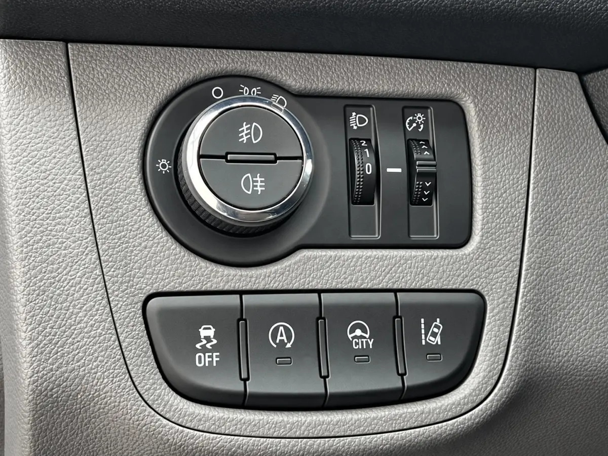 1.0 EcoFLEX Innovation Clima - Lm velgen - NAP - Carplay - privacy glass - isofix - parkeersensoren