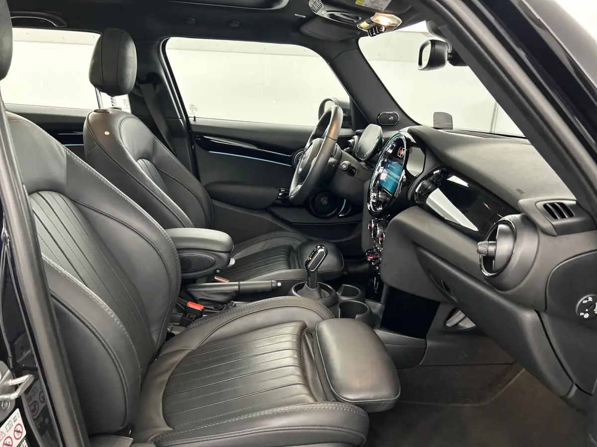 1.5 Cooper Yours Pano-dak/Leder/Camera/Head-Up Display