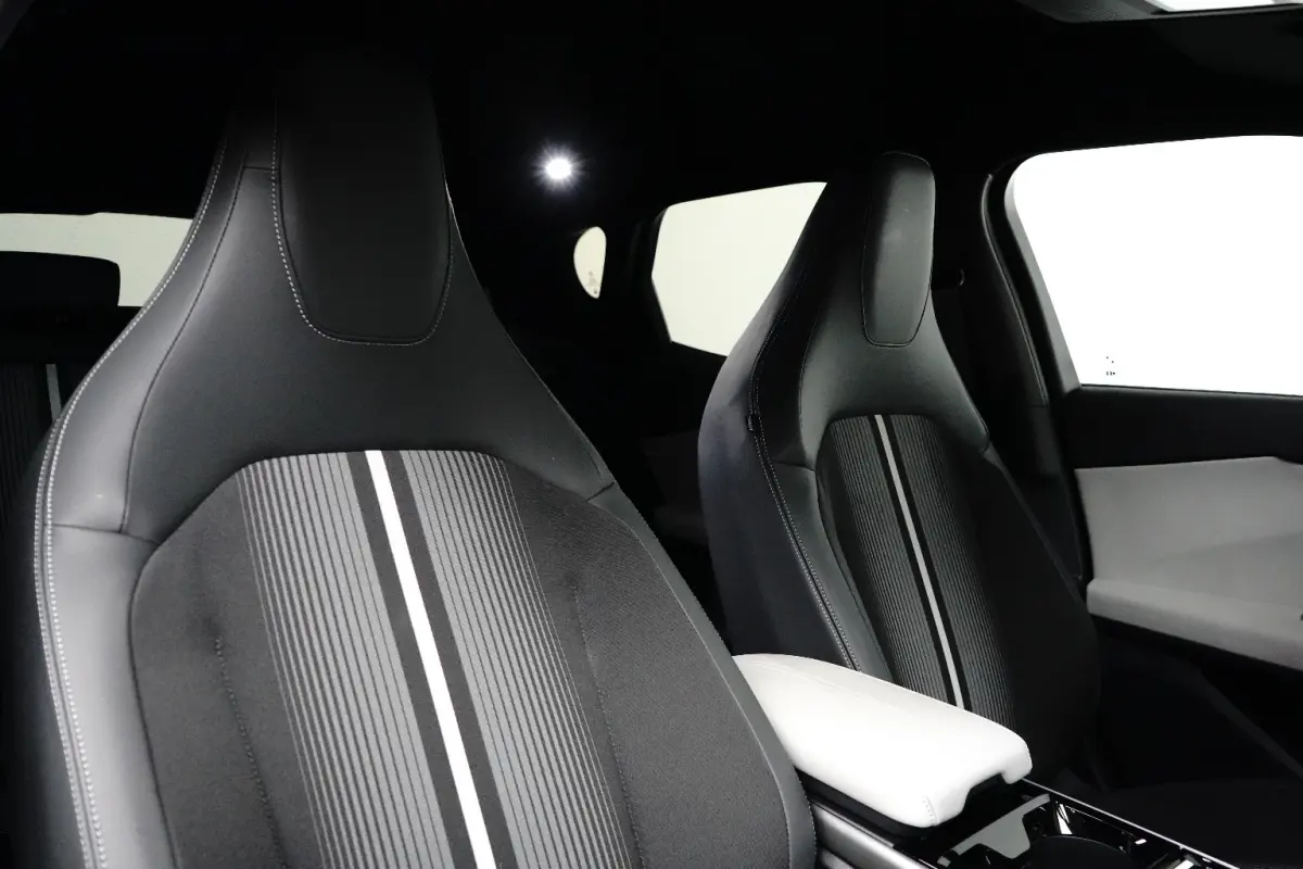 Select Extended Range RWD 77 kWh | Snel Leverbaar! | Trekhaak Wegklapbaar | Comfort Pack 1 |