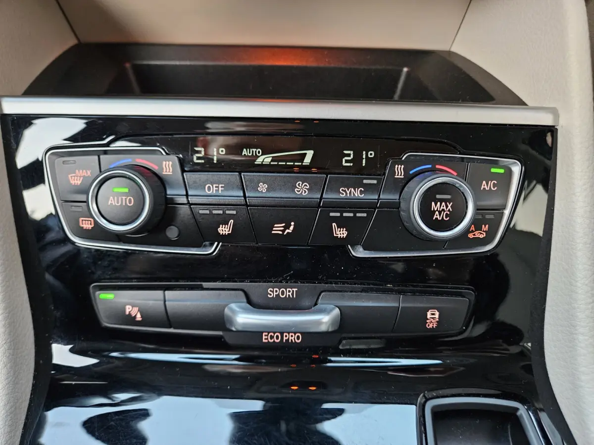 220i Centennial High Executive Trekhaak! Automaat! Leer! Camera! 192PK! NAP! Mooie/Nette Auto!