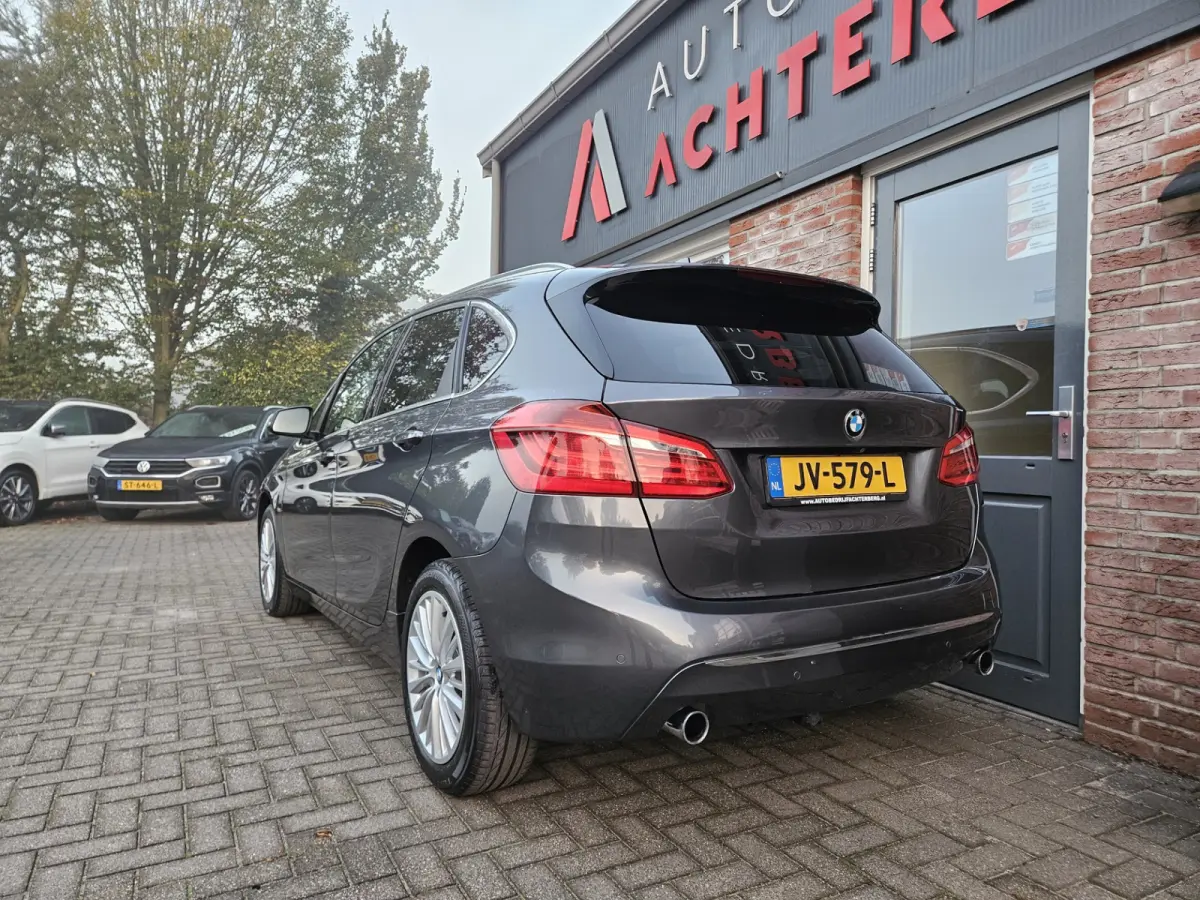 220i Centennial High Executive Trekhaak! Automaat! Leer! Camera! 192PK! NAP! Mooie/Nette Auto!