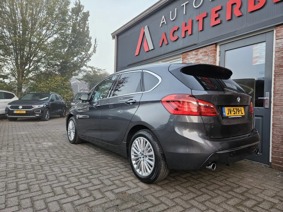 220i Centennial High Executive Trekhaak! Automaat! Leer! Camera! 192PK! NAP! Mooie/Nette Auto!