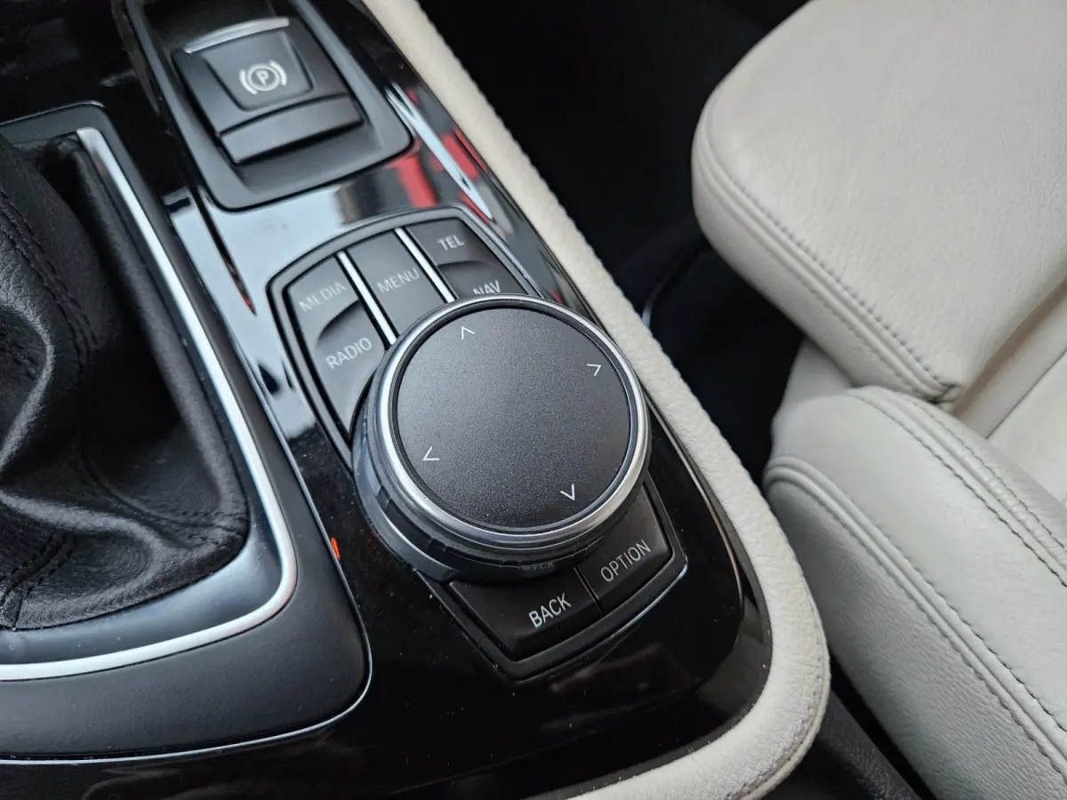 220i Centennial High Executive Trekhaak! Automaat! Leer! Camera! 192PK! NAP! Mooie/Nette Auto!