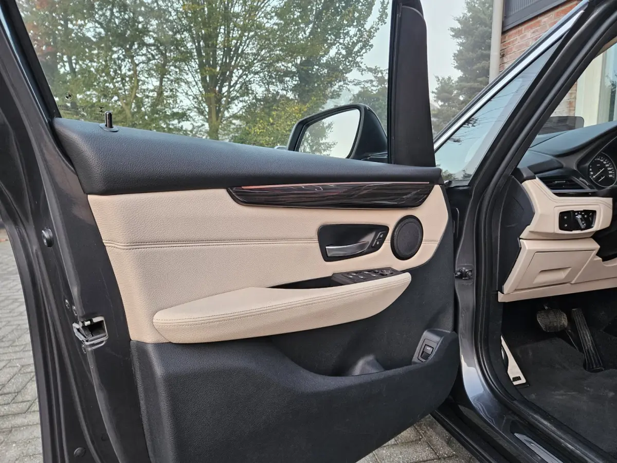 220i Centennial High Executive Trekhaak! Automaat! Leer! Camera! 192PK! NAP! Mooie/Nette Auto!