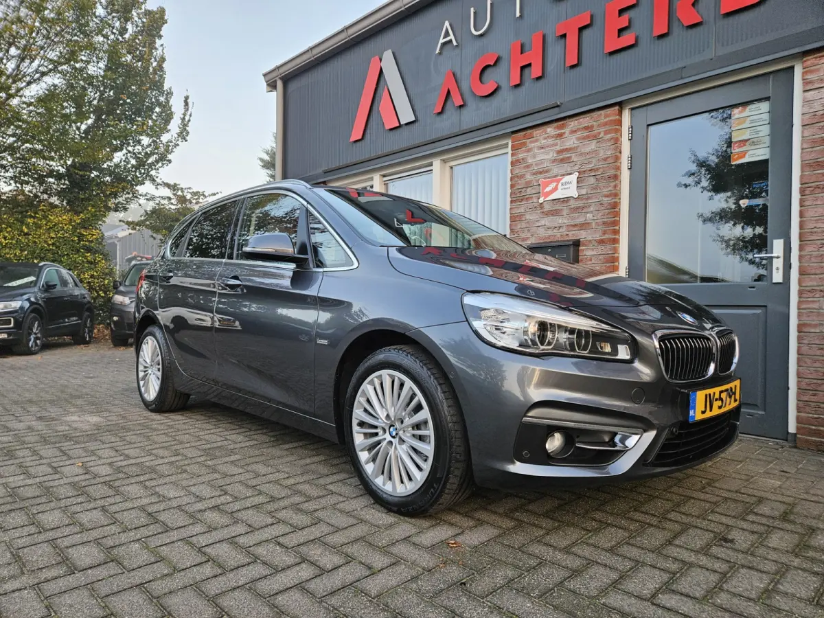 220i Centennial High Executive Trekhaak! Automaat! Leer! Camera! 192PK! NAP! Mooie/Nette Auto!