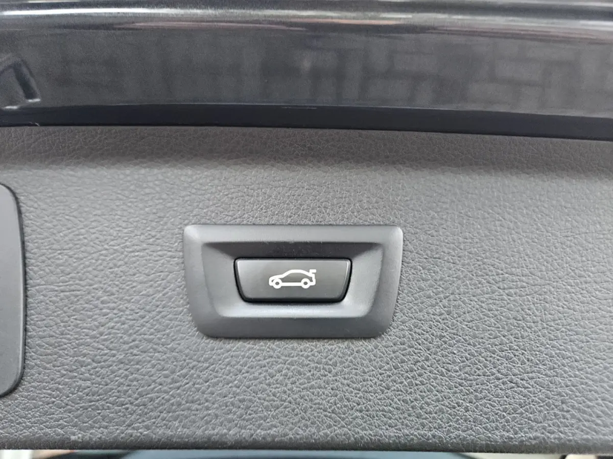220i Centennial High Executive Trekhaak! Automaat! Leer! Camera! 192PK! NAP! Mooie/Nette Auto!